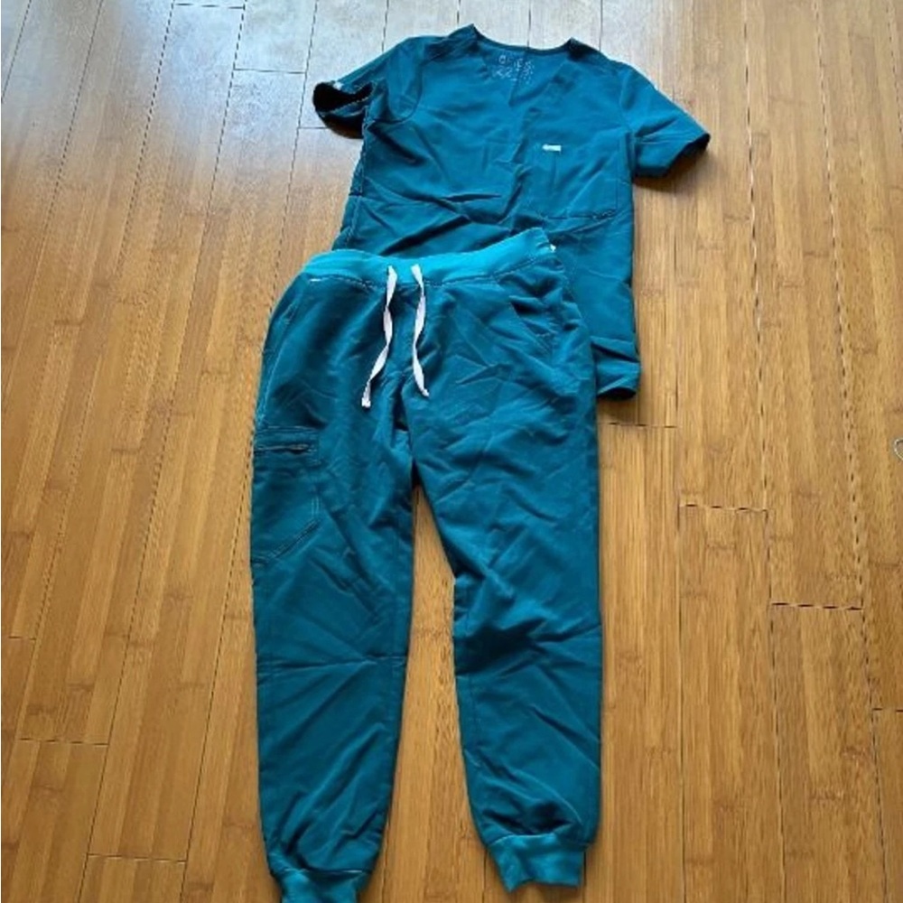 Figs Technical Collection Scrub Set Caribbean blue top small with med bottoms